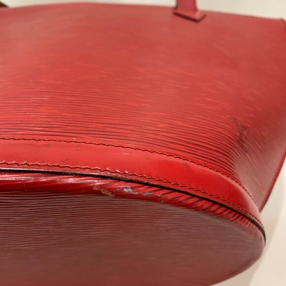 【9MK】 LV Red Epi St Jacques Tote Sku# 84008 (Gently Used, Crack/Split) - Picture 7 of 16